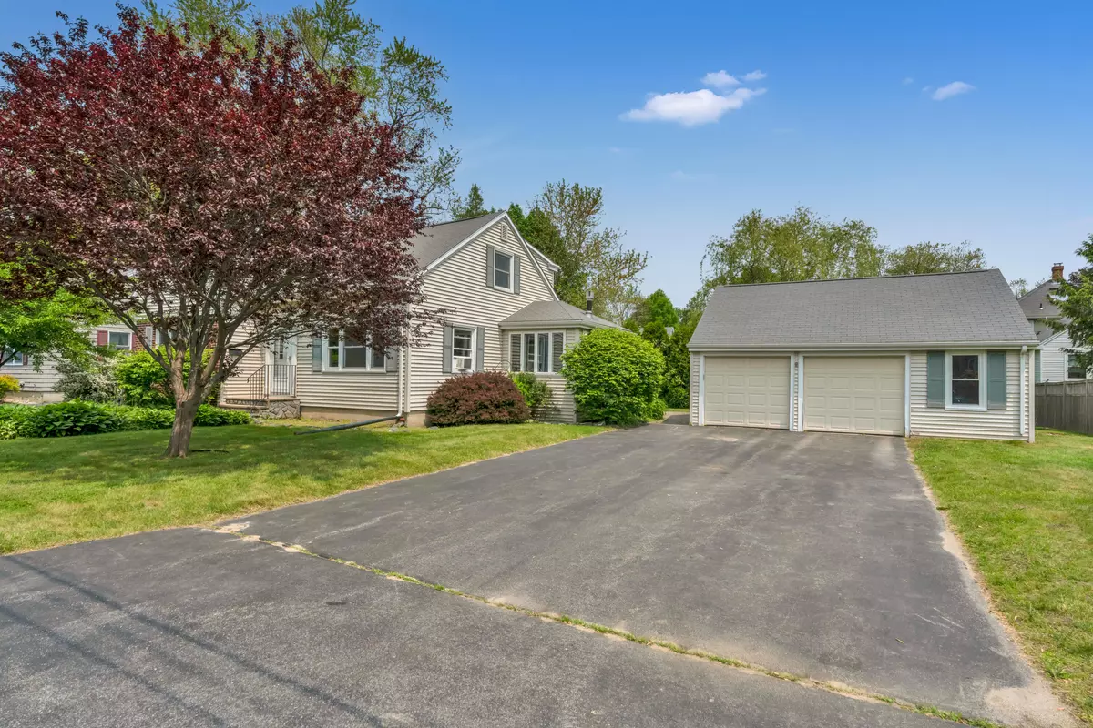 Portland, ME 04103,61 Carlyle RD