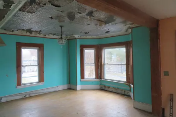 Bangor, ME 04401,26 Walter ST