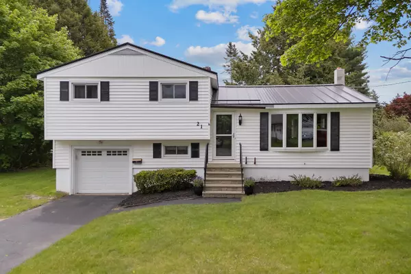 21 Nancy DR, Brunswick, ME 04011