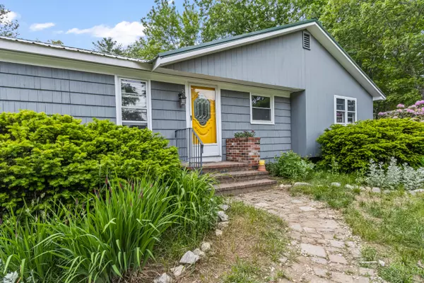 Gray, ME 04039,153 Shaker RD