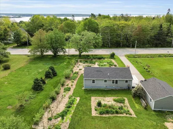 Searsport, ME 04974,119 W Main ST