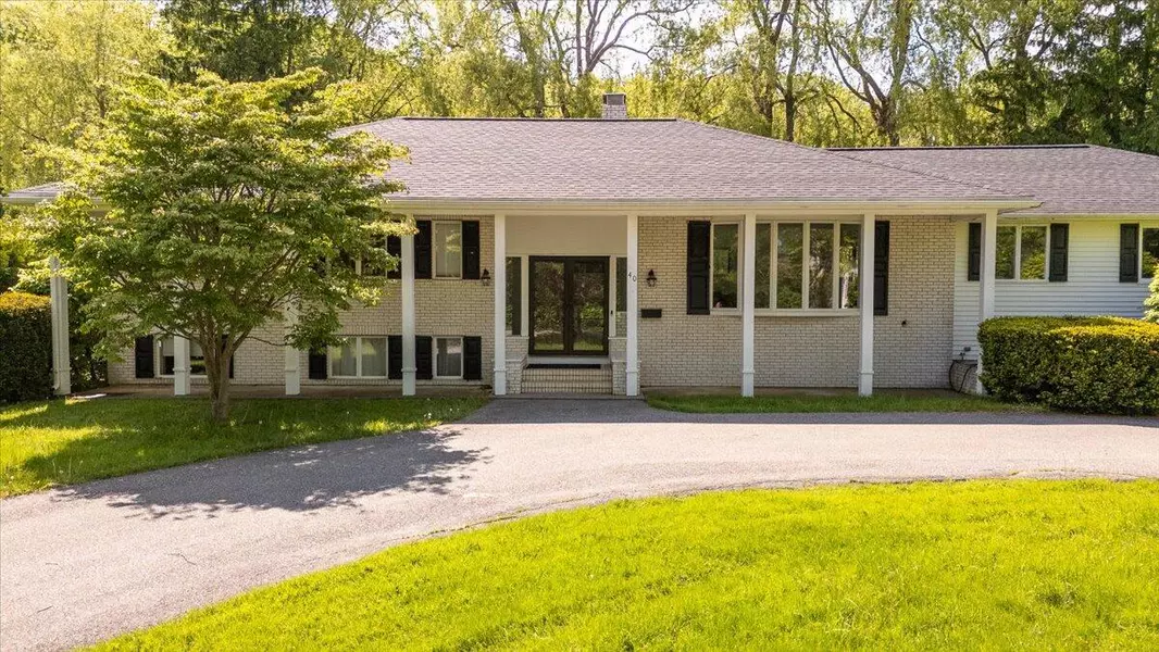 40 Shaw AVE, Rockland, ME 04841