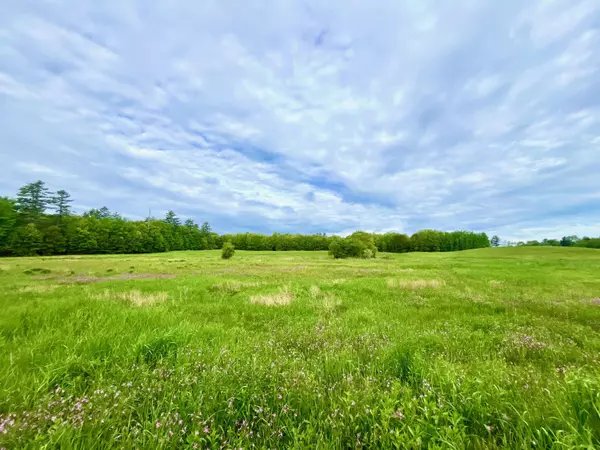 30 Joan Dixon WAY, Buxton, ME 04093