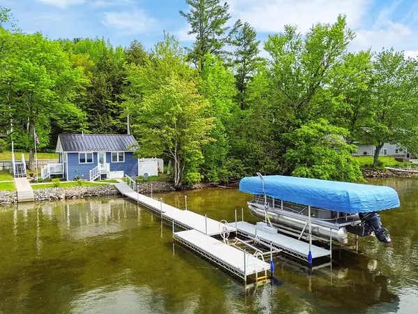 372 Memorial DR, Winthrop, ME 04364