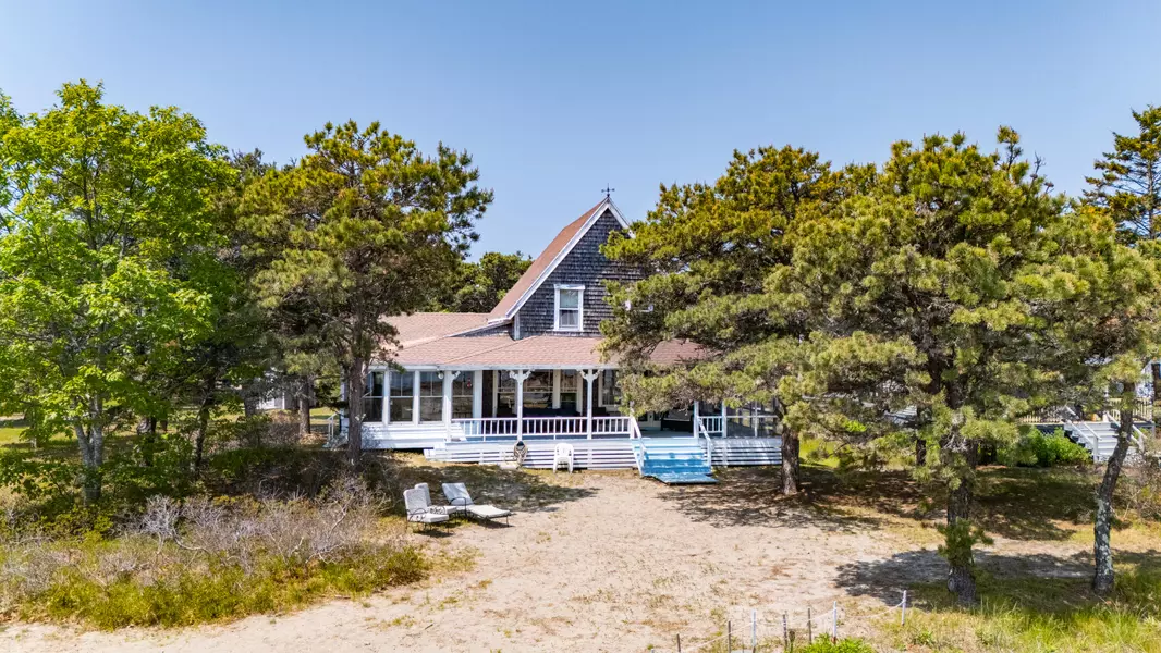 46 Surf ST, Phippsburg, ME 04562