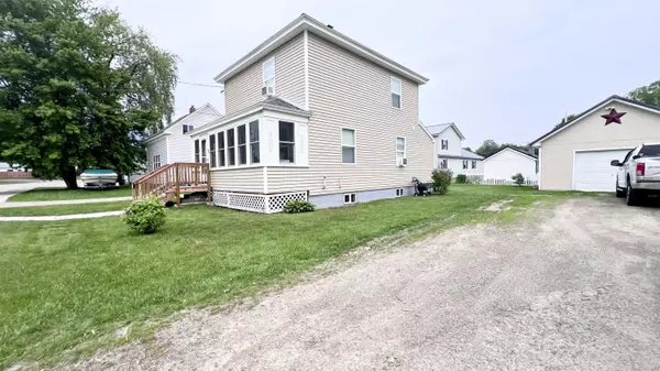 Howland, ME 04448,18 Willow ST