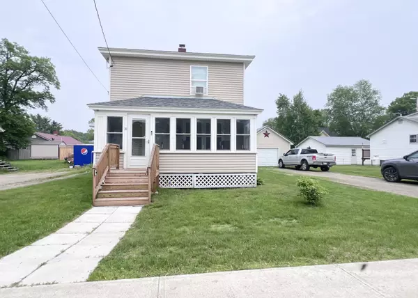 18 Willow ST, Howland, ME 04448