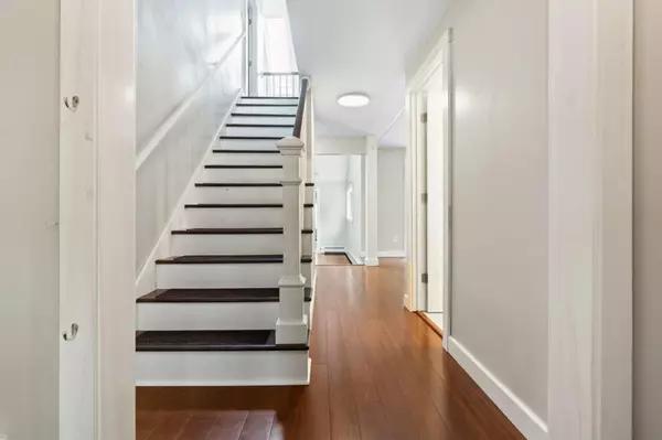 New Gloucester, ME 04260,20 Cobble Hill RD