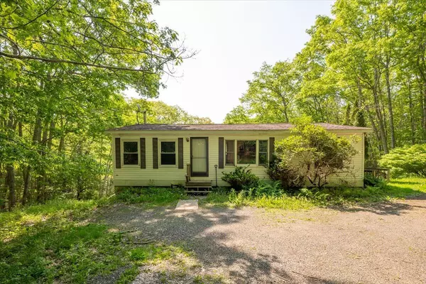 Boothbay, ME 04537,16 Flos LN