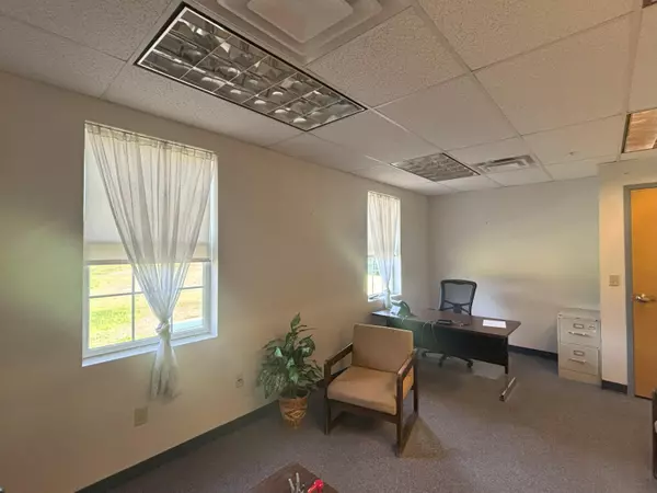 Oxford, ME 04270,143 Pottle RD