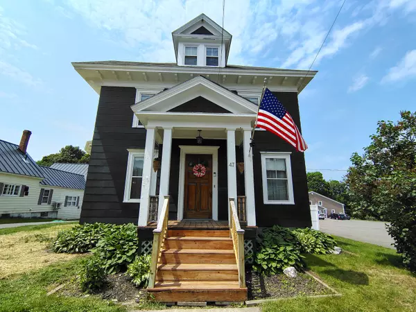 47 High ST,  Houlton,  ME 04730