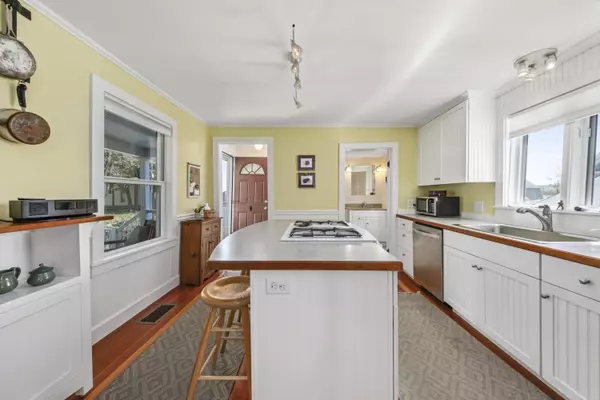 Rockland, ME 04841,7 Pacific ST