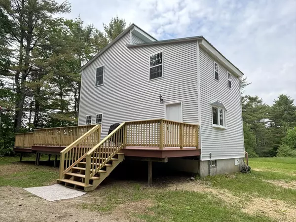 1110 Post RD, Bowdoinham, ME 04008