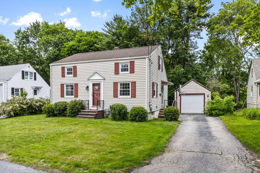 10 Colonial CT, Portland, ME 04102