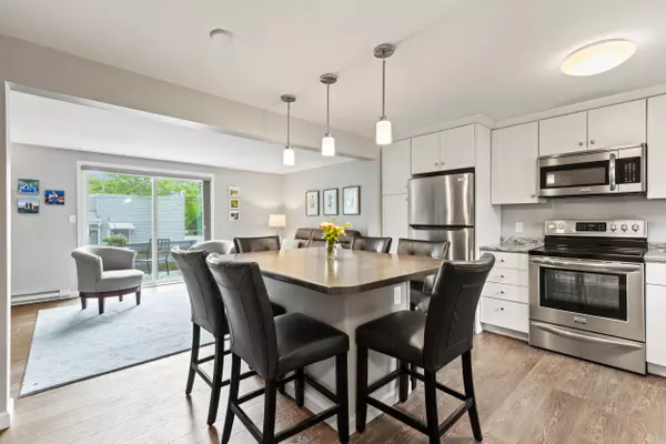 South Portland, ME 04106,21 Valley ST #1