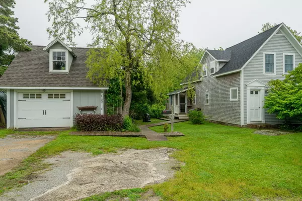 Boothbay Harbor, ME 04538,228 Atlantic AVE