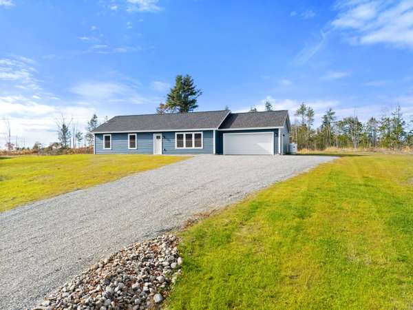 278 Merrill RD, Levant, ME 04456