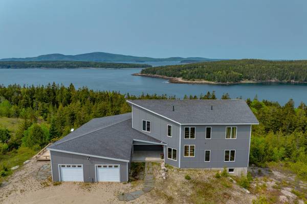 800 Summer Harbor RD, Winter Harbor, ME 04693