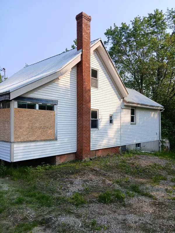 Richmond, ME 04357,18 Lincoln ST