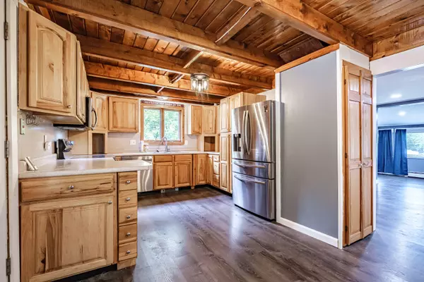 West Paris, ME 04289,3 Hilltop LN