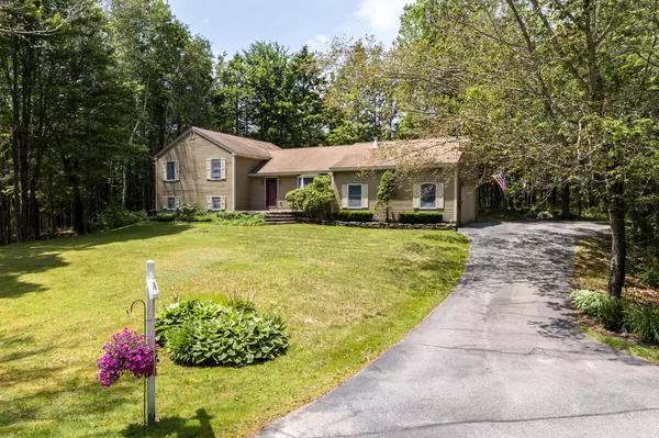 9 Kennebec CIR, Bath, ME 04530