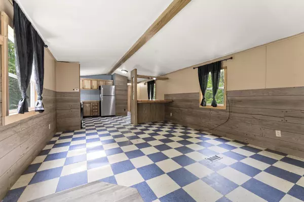 Windsor, ME 04363,68 Shuman RD