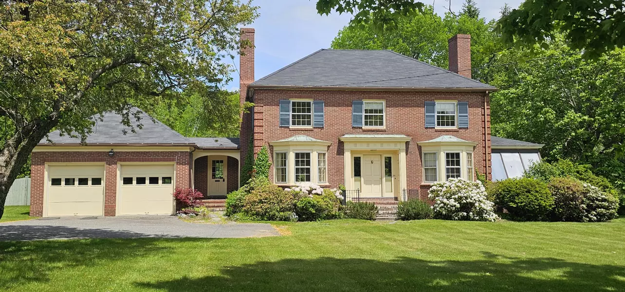 91 Mayflower Hill DR, Waterville, ME 04901