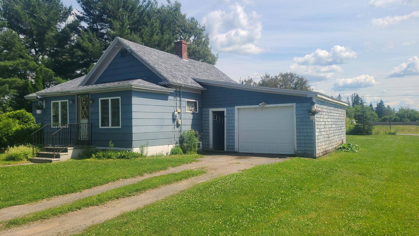 8 Maynard ST, Washburn, ME 04786