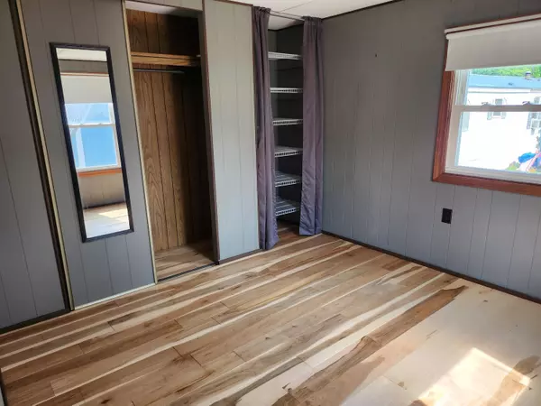 Dexter, ME 04930,18 Christpher RD