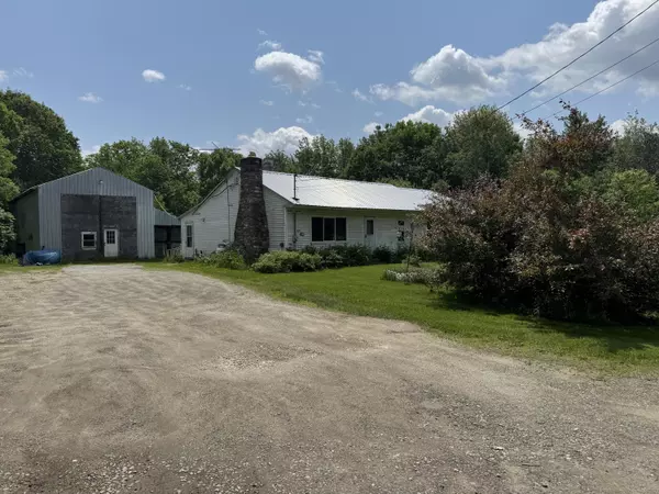 Whitefield, ME 04353,417 Mills RD