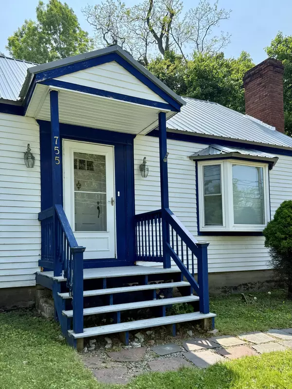 Calais, ME 04619,755 Main ST