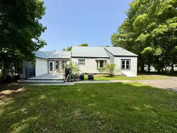 Calais, ME 04619,755 Main ST