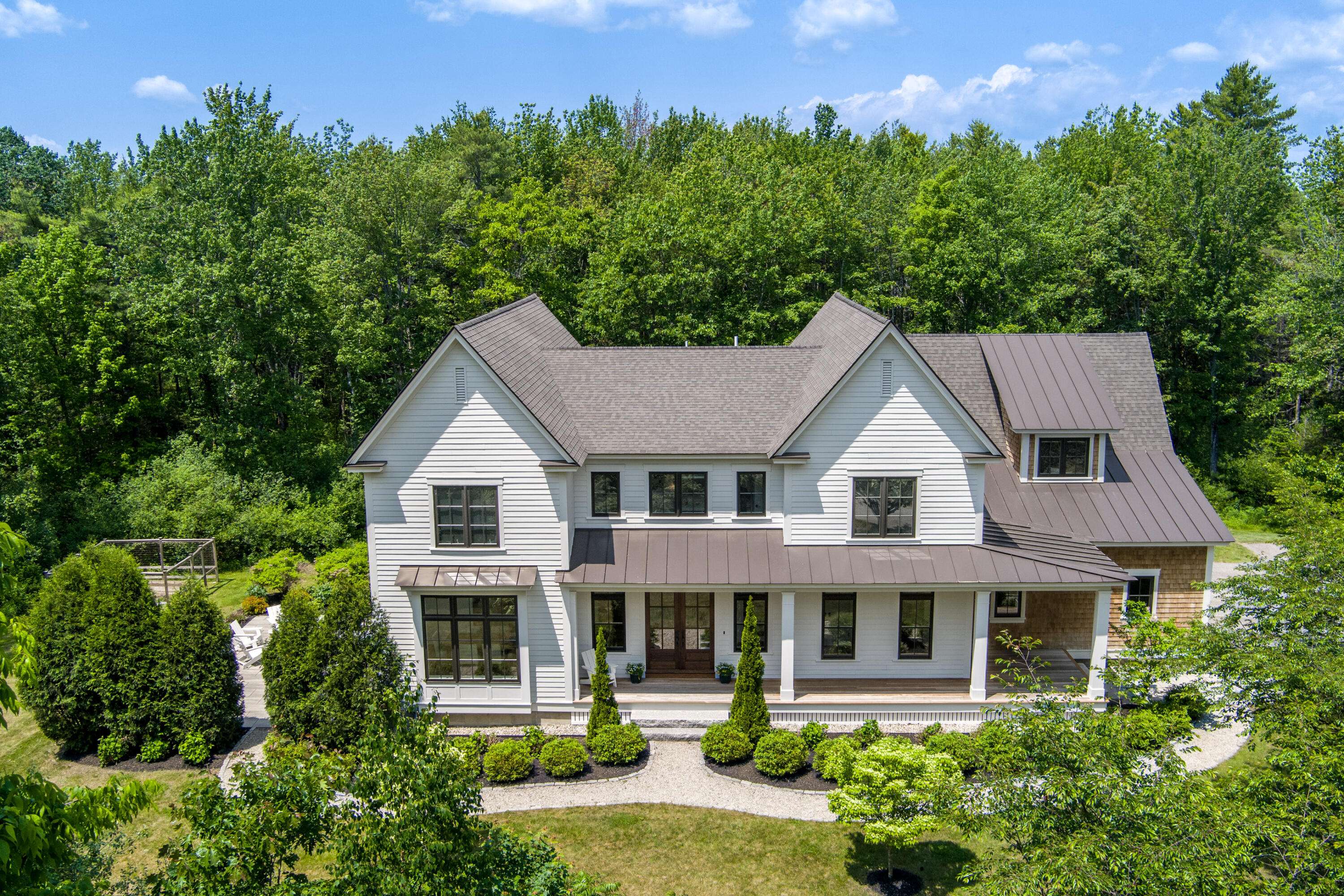 38 Fieldstone LN, Falmouth, ME 04105
