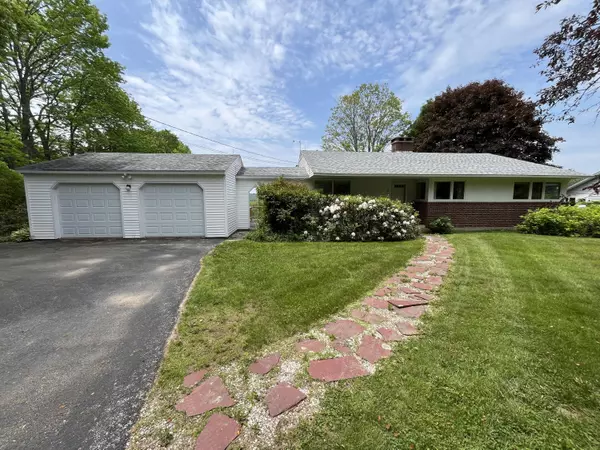 Damariscotta, ME 04539,241 Bristol RD