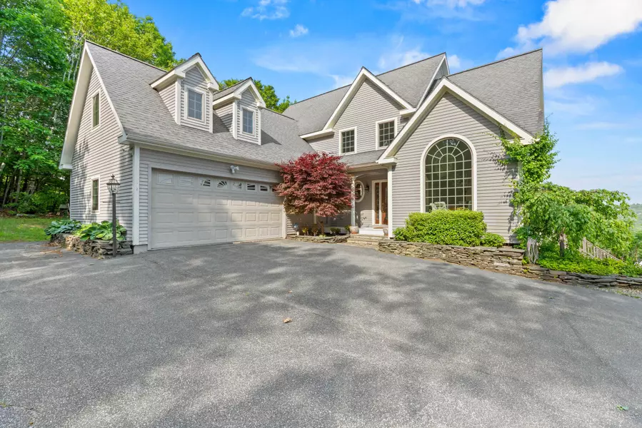 33 Lakeview LN, Harrison, ME 04040