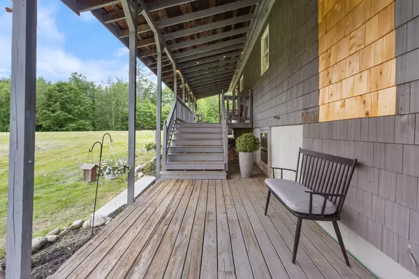 Hollis, ME 04042,854 Cape RD