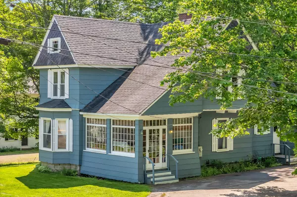 Warren, ME 04864,211 Main ST