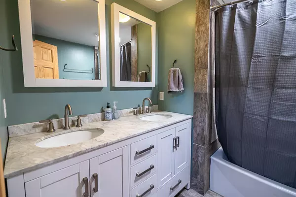 West Gardiner, ME 04345,264 West RD