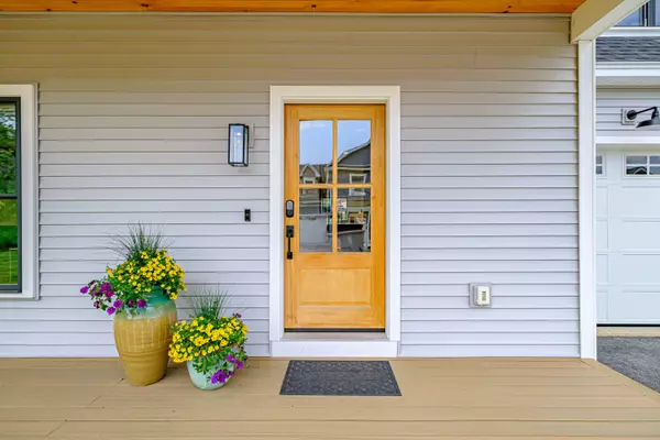 Falmouth, ME 04105,5 Goldfinch DR #42