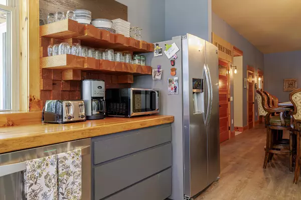 Franklin, ME 04634,162 Georges Pond RD