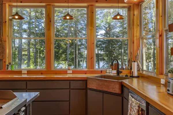 Franklin, ME 04634,162 Georges Pond RD