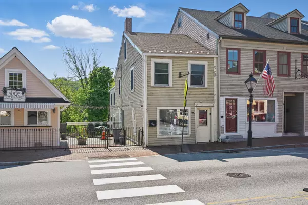 Hallowell, ME 04347,184 Water ST