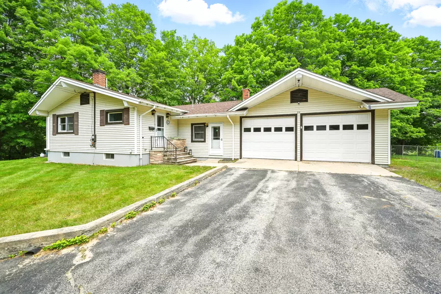 22 Sanborn CIR, Norway, ME 04268