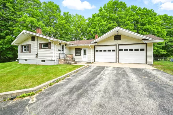 22 Sanborn CIR, Norway, ME 04268