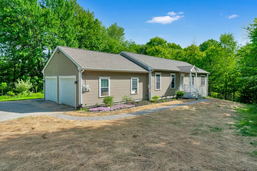 Oxford, ME 04270,22 Gladys DR