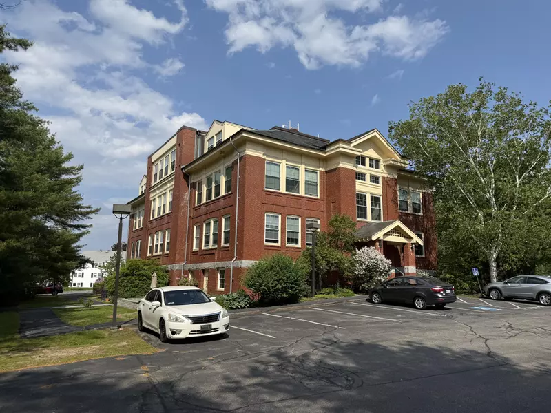 245 Broadway #106, South Portland, ME 04106