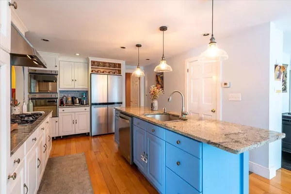13 Lilac Garden RD, Damariscotta, ME 04543
