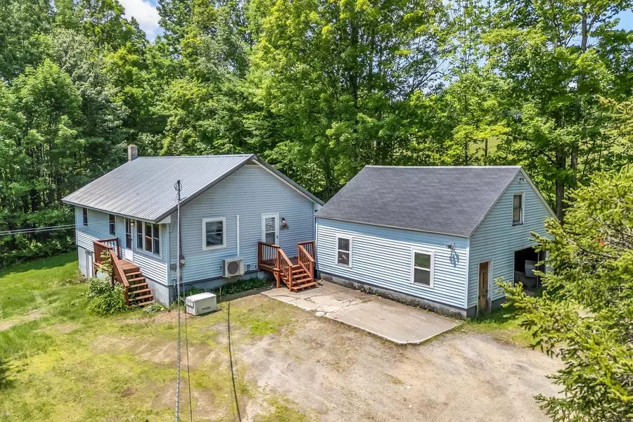 28 Pond RD, Wilton, ME 04294