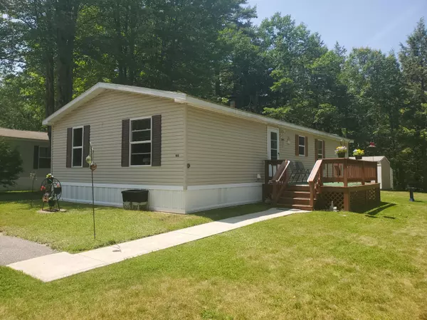 90 Maple DR, Gorham, ME 04038