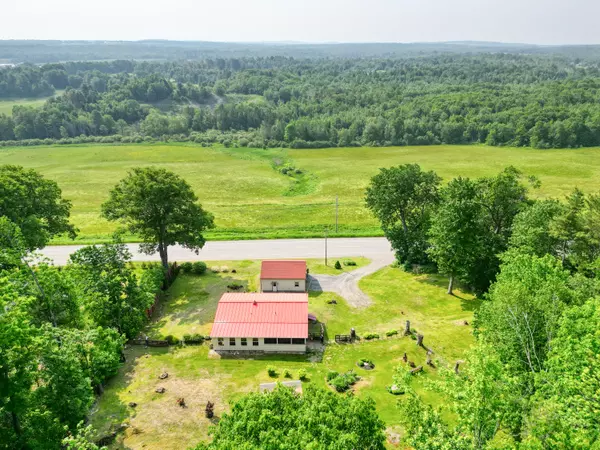 Albion, ME 04910,821 China RD